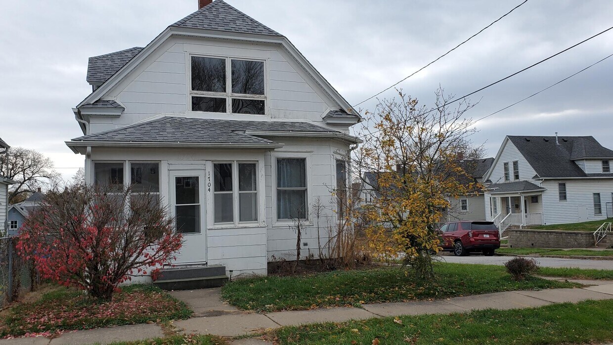 Primary Photo - 1704 16th Ave