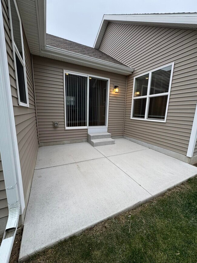 Foto del edificio - 2175 Autumn Lake Parkway