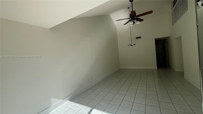 Building Photo - 10295 SW 137th Pl