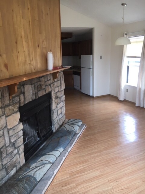 Building Photo - 6412 Village Ln
