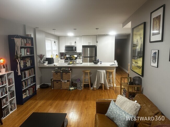 Foto del edificio - 2821 W Summerdale Ave