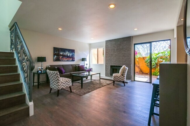Foto del edificio - 2 BR / 2.5 Ba Townhome in Lovely Vista La ...