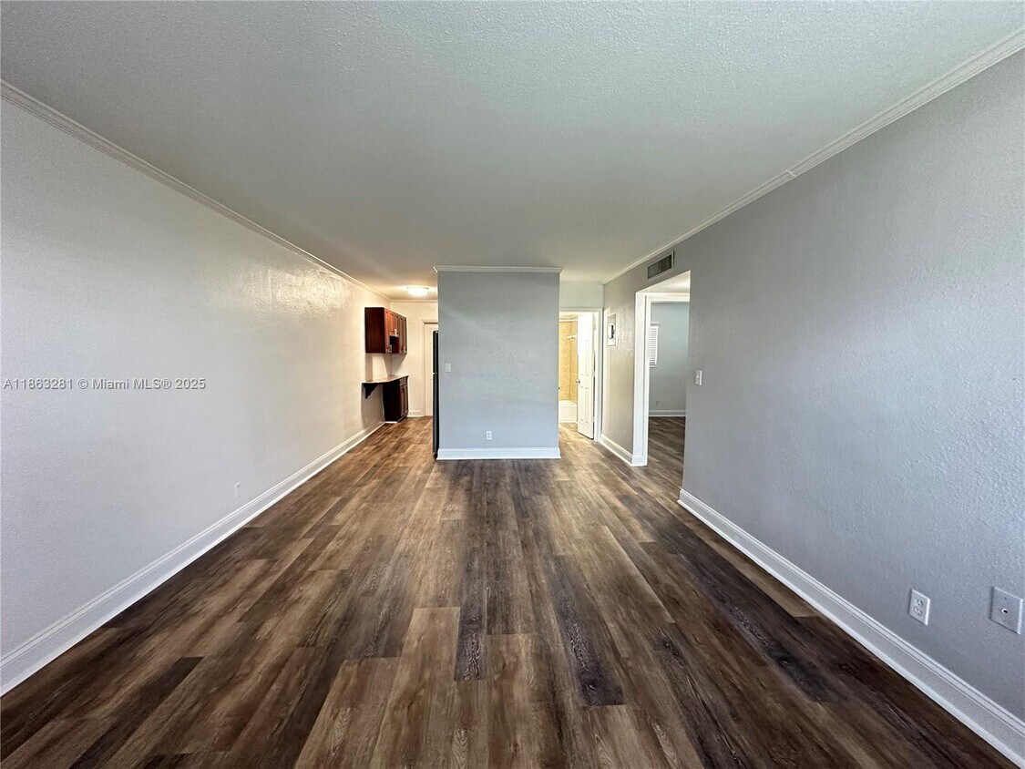 Foto principal - 110 NE 19th Ave