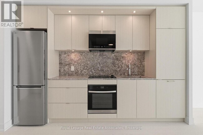 Building Photo - 25 Cordova Ave