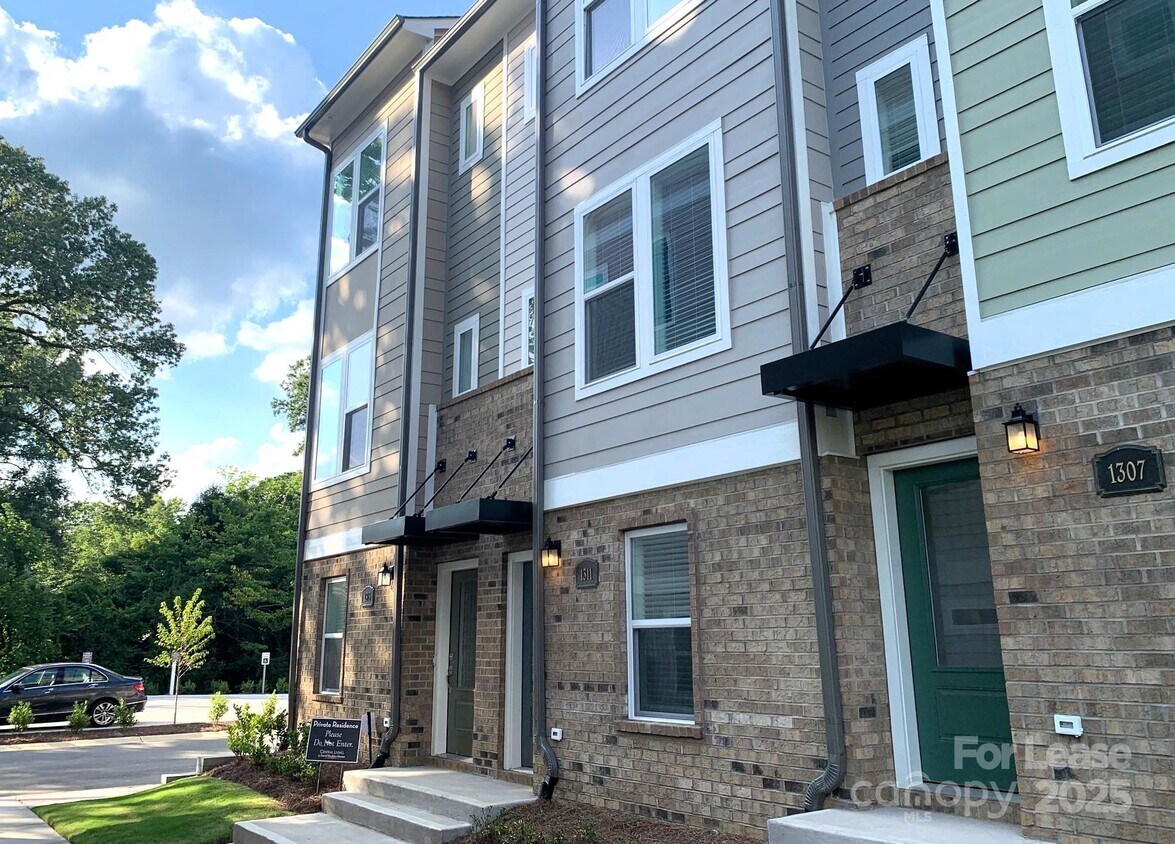 Foto principal - 1311 Cerium Wy