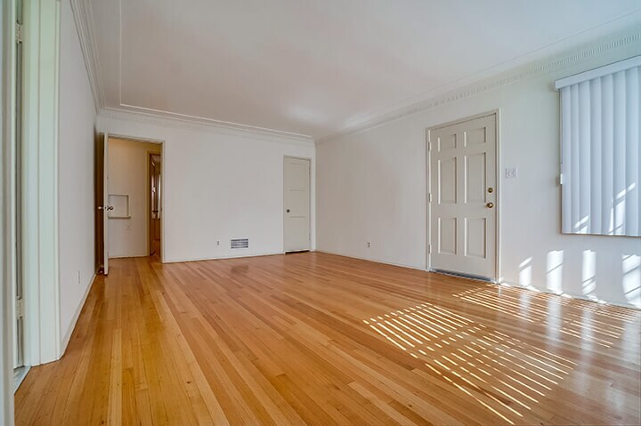 Primary Photo - 1257 S Crescent Heights Blvd