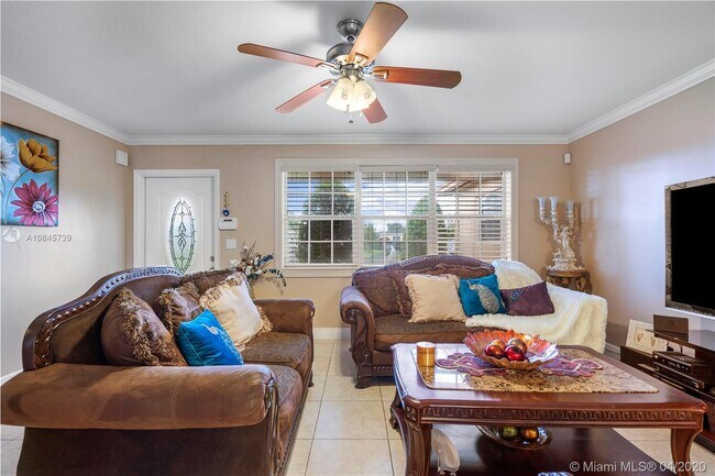 Foto del edificio - 7141 SW 9th St