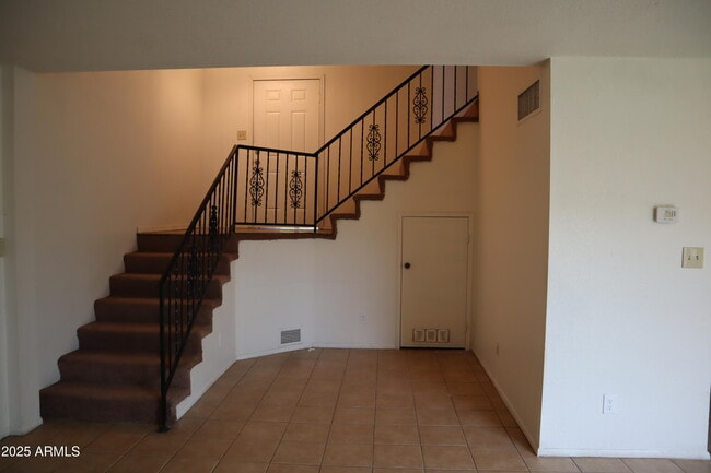 Building Photo - 4241 Plaza Oro Loma
