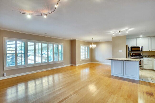 Building Photo - 4905 Westfield Dr