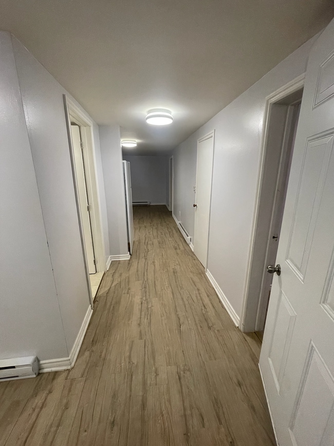 Building Photo - 111 Rue Isabelle