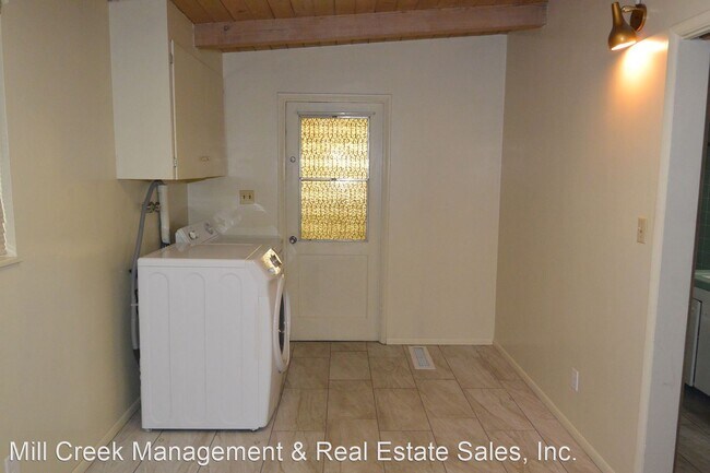 Building Photo - 2 br, 2 bath House - 108 N. Crenshaw St.