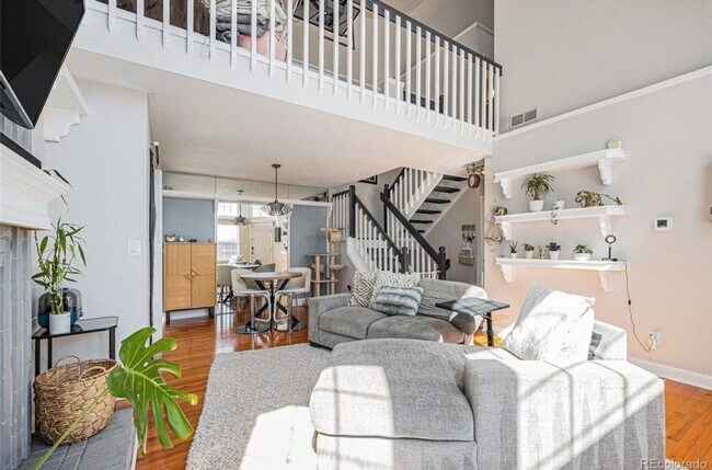 Building Photo - 2420 W 82nd Pl