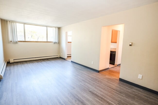 Foto del edificio - Snelling Place Apartments
