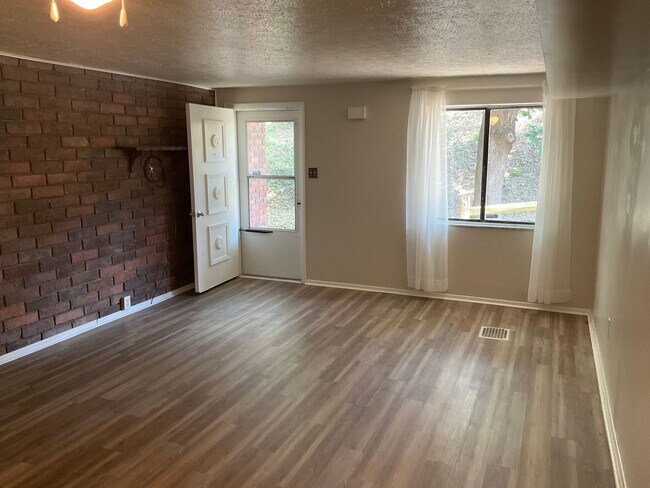 Foto del edificio - 3 Bed 2 Bath- Cannonsburg PA