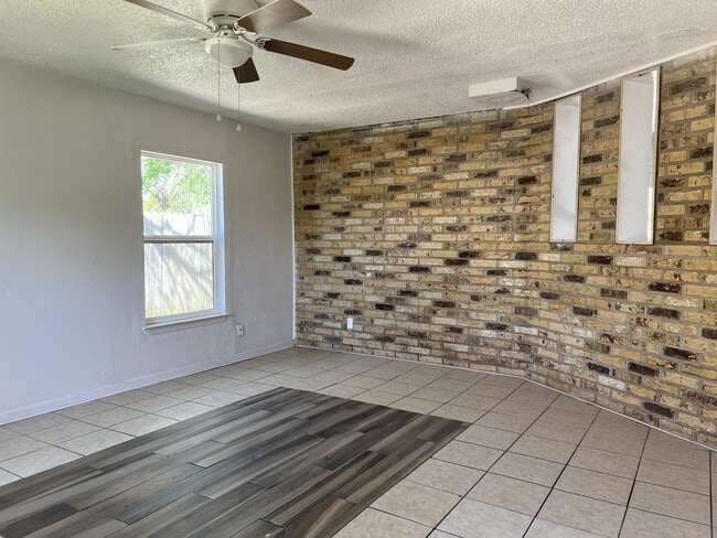 Foto del edificio - 1509 White Ave