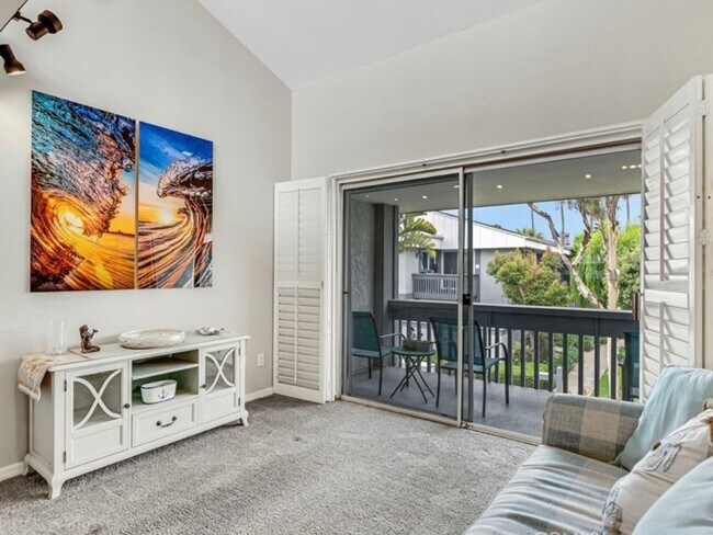Foto del edificio - 1 Bedroom + Loft Condo in Huntington Beach