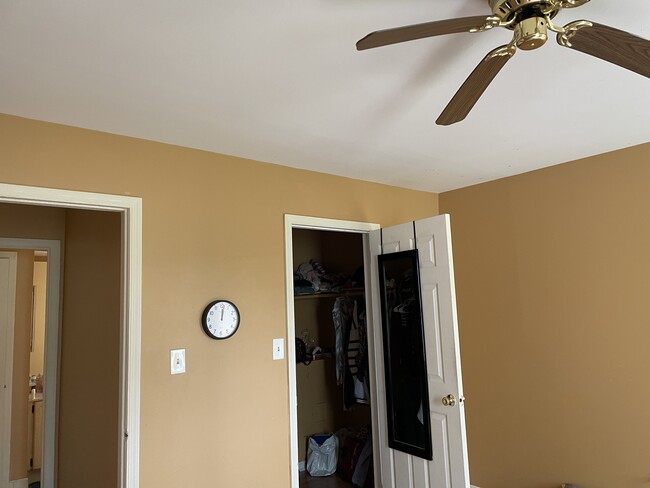 Foto del edificio - 1202 Woodbridge Commons Way