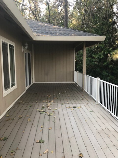 Building Photo - Imagine coming home to this Custom home!!