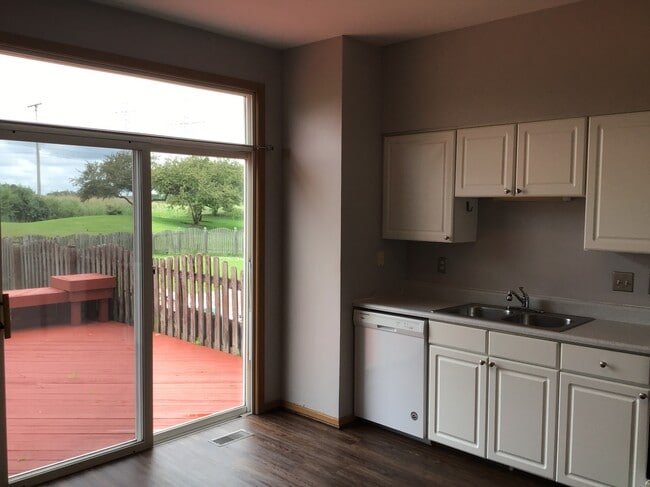 Building Photo - 21343 Earhart Ct