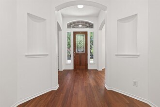 Building Photo - 1015 Longdraw Dr