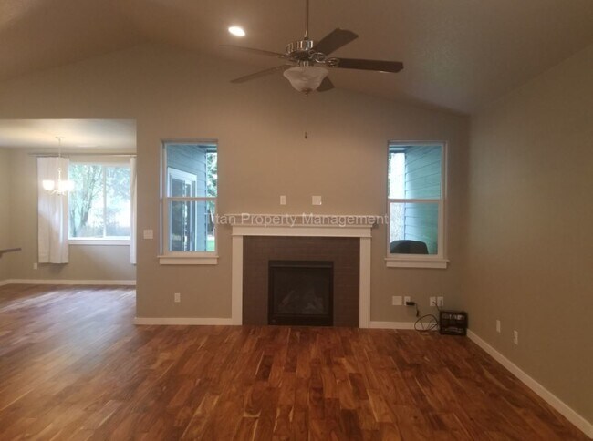 Foto del edificio - Charming 3-Bed Lake Oswego Retreat with Gr...