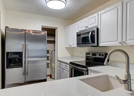 Cocina - 504 Greenwich Dr