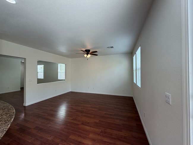 Building Photo - Great location in between Rhodes Ranch and South Summerlin