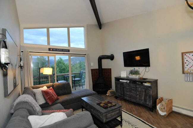 Building Photo - 3 bedroom condoo in Wildernest available f...