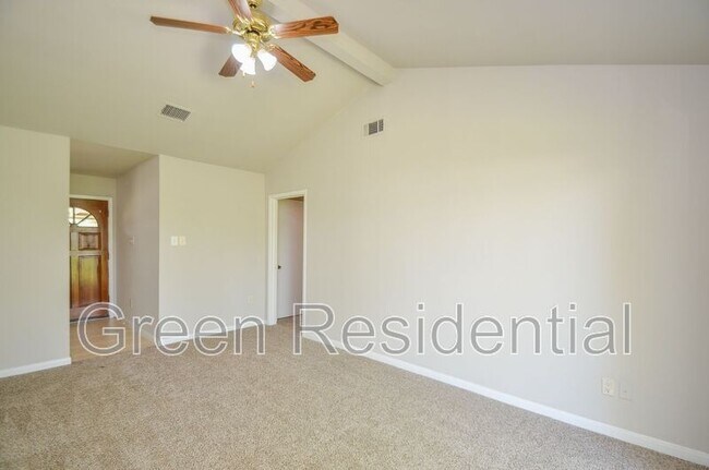 Foto del edificio - 327 Overbluff St