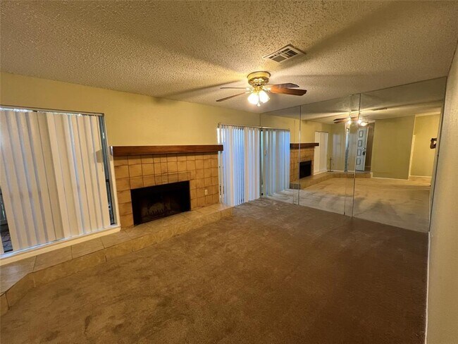 Foto del edificio - 9393 Pagewood Ln