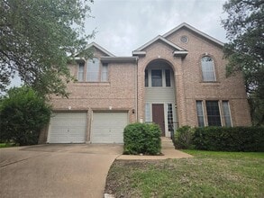 Building Photo - 3208 Santee Dr