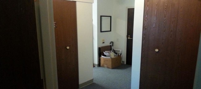 Foto del edificio - 22 Knolls Rd