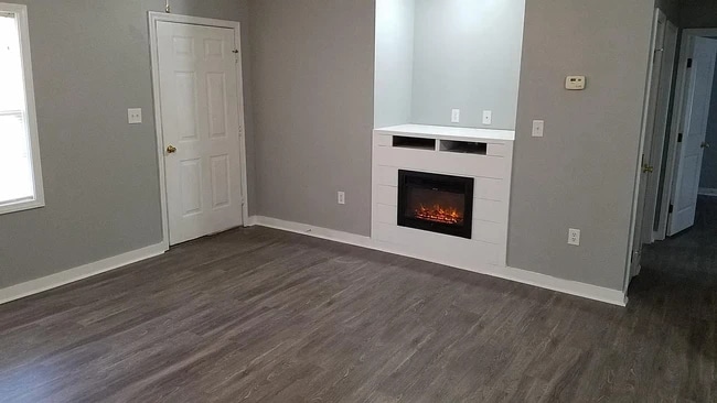 Building Photo - 120 Joe Powell Ln