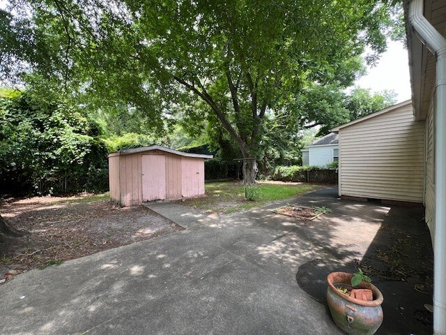 Building Photo - 402 Warlick St