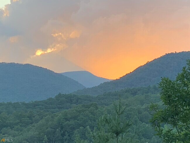 Foto del edificio - 1706 Sheep Cliff Rd