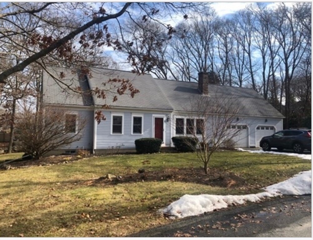 Primary Photo - 8 Candlewood Dr