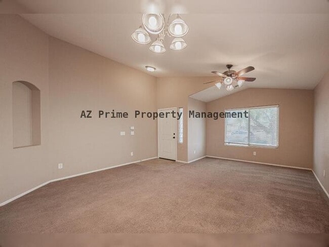 Foto del edificio - 4983 S 236th Dr