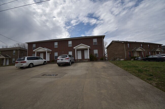 Foto del edificio - 362 Peabody Dr