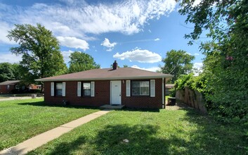 Building Photo - 6019 Oak Ave