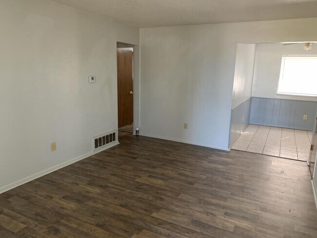 Photo - 1300 E Madison St House