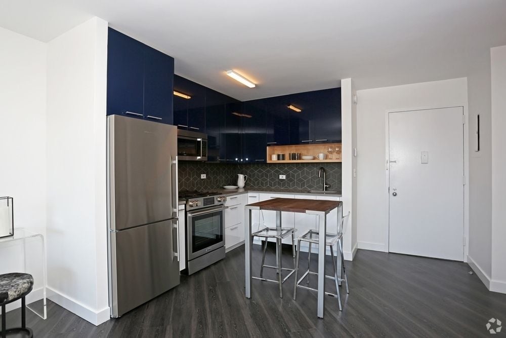 Foto principal - 240 E Houston St