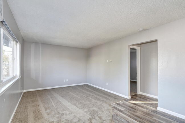 Foto del edificio - 758 Cooper Ave