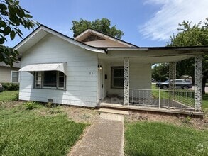 Building Photo - 730 E 14th St