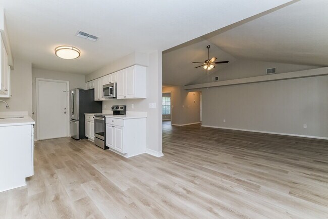 Building Photo - 15706 Crying Wind Dr