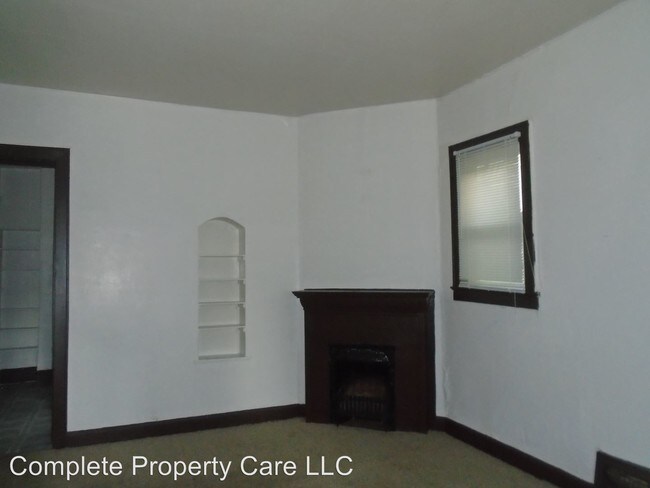 Building Photo - 406 E Gilbert St