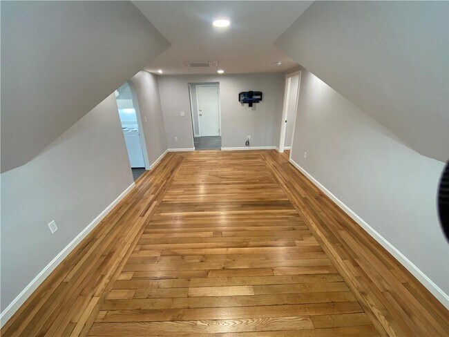 Foto del edificio - 27 W Park Pl