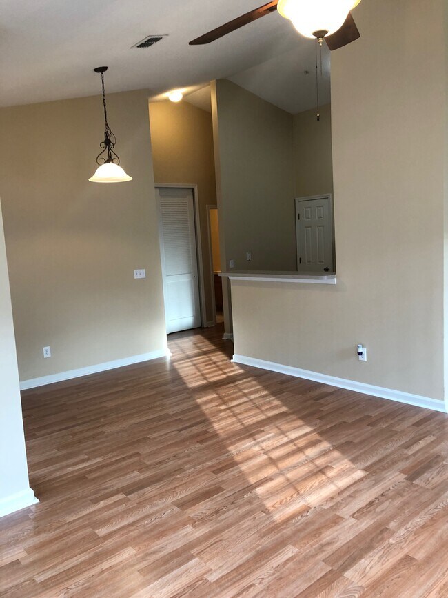 Breakfast Bar - 575 Oakleaf Plantation Pky