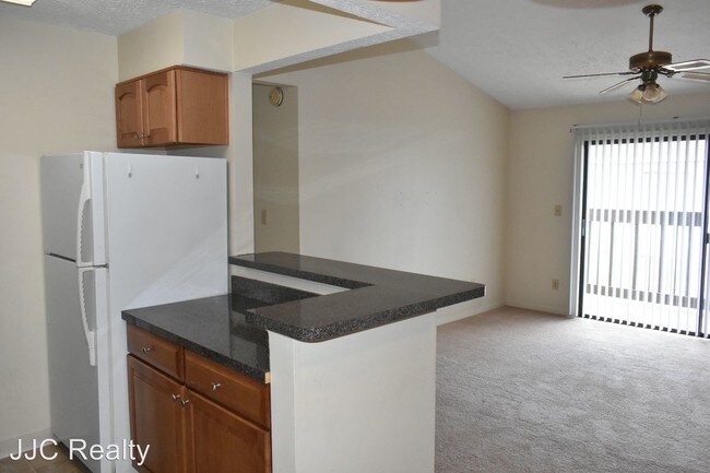 Building Photo - 2 br, 1 bath House - 222 Wells Ct