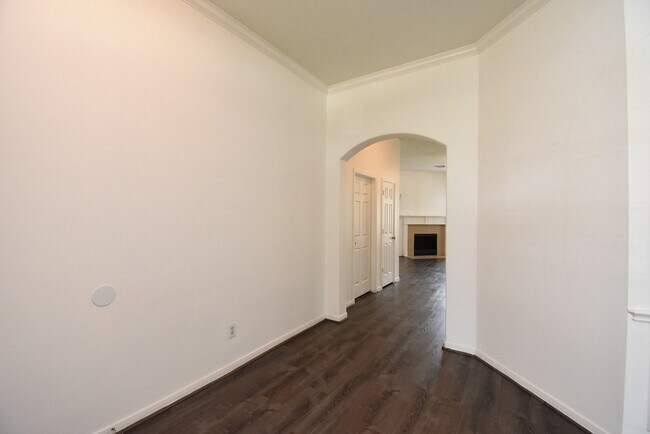 Building Photo - 128 Long Canyon Ln