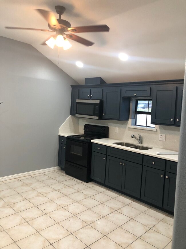 Foto del edificio - 1522 N Dunlap Ave